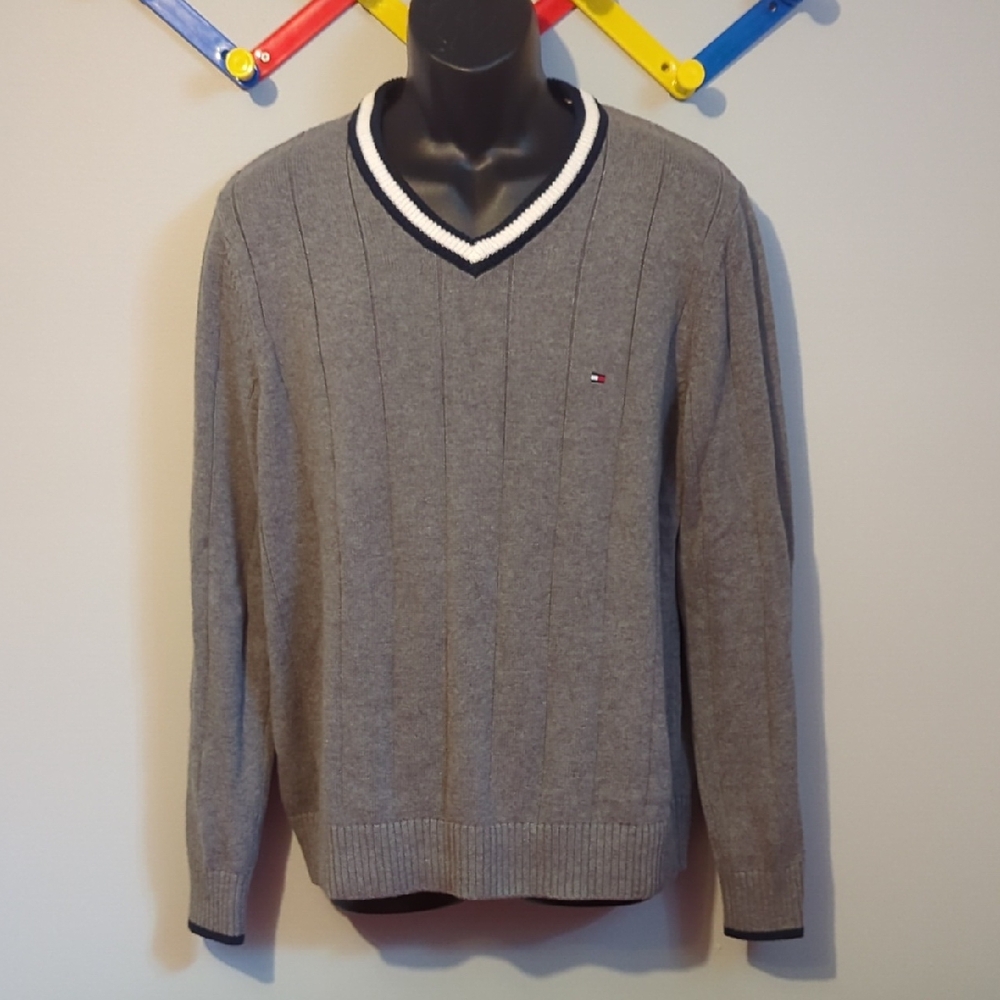 Tommy Hilfiger V-Neck Gray Sweater